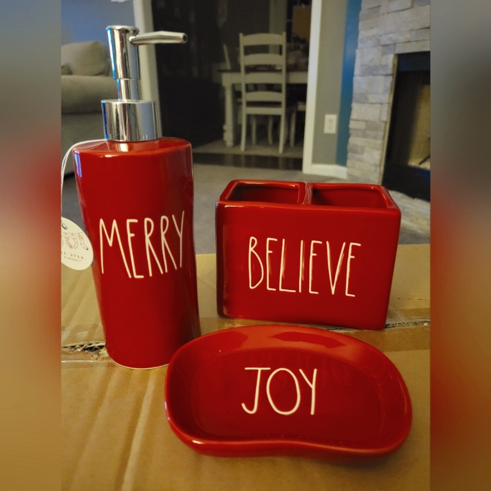 Rae Dunn Bathroom Set